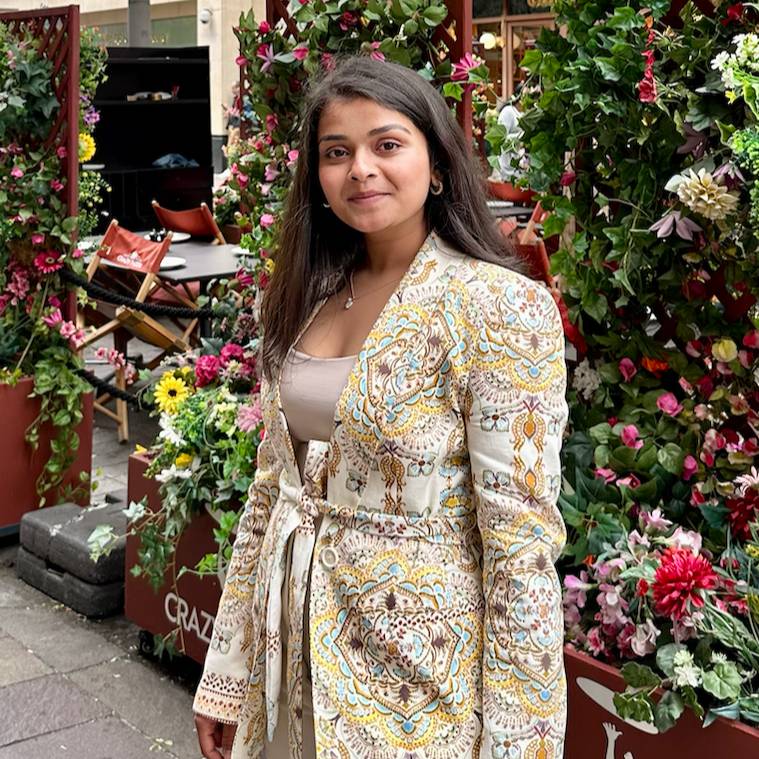 CHANDANI VAHOLIYA