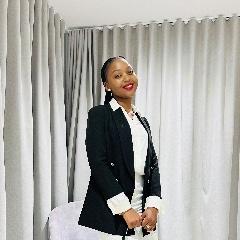 Khanyisile Pakkies