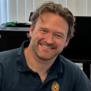 Oliver Holt